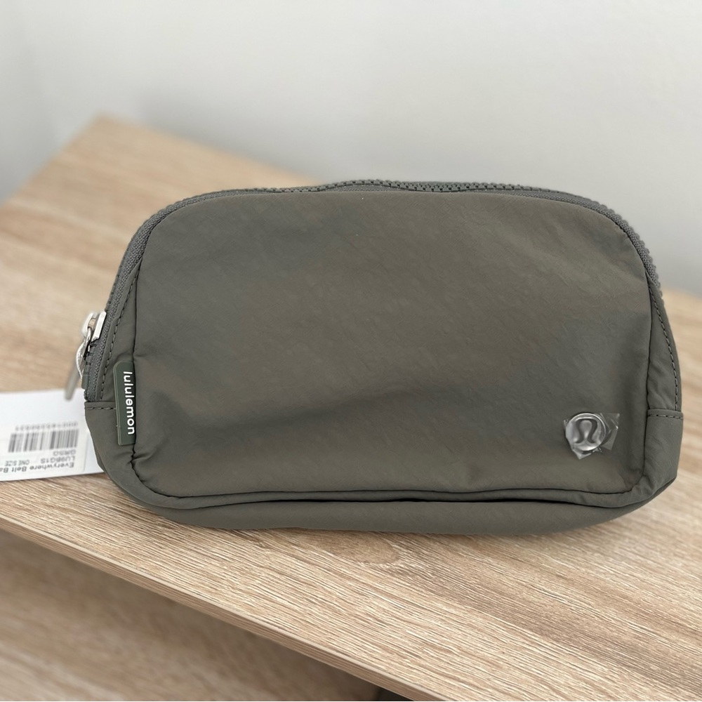 NWT 1L Lululemon everything belt bag, one size, olive green.